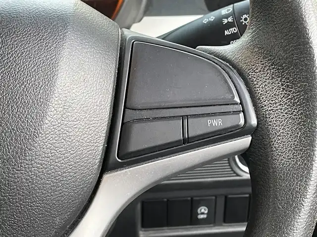 スズキ スペーシア HYBRID G 埼玉県 2019(平31)年 11.4万km ブルーイッシュブラックパール3 (株)IDOMが運営する【じしゃロン鳩ヶ谷店】の自社ローン専用車両になりますこちらは現金またはオートローンご利用時の価格です。自社ローンご希望の方は別途その旨お申付け下さい/登録時113969km/社外SDナビ(品番:CN-RE05WD)/・AM/FM・CD/DVD・BT・MSV(SD)/フルセグTV/バックカメラ/デュアルセンサーブレーキサポート/衝突被害軽減ブレーキ/車線逸脱警報機能/横滑り防止機能/リアクリアランスソナー/ビルトインETC/プッシュスタート/スマートキー/スペア1本/ステアリングスイッチ/パワーモードスイッチ/両側スライドドア/社外14インチAW(メーカー:MANARAY SPORT)/ドアバイザー/ベンチシート/ISOFIX/ヘッドライトレベライザー/電動格納機能付きサイドミラー