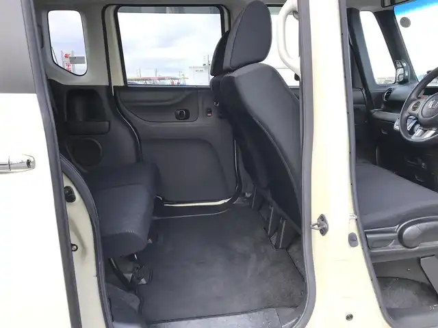 ホンダ Ｎ ＢＯＸ G SSパッケージ 鳥取県 2013(平25)年 10.8万km ヒダマリアイボリーパール ４・W・D/純正CDオーディオ/両側パワースライドドア/横滑り防止装置/プッシュエンジンスタート/アイドリングストップ/ウィンカーミラー/電動格納ミラー/ステアリングスイッチ/社外１４インチアルミ/オートエアコン/フロアマット/ドアバイザー