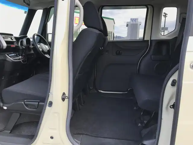 ホンダ Ｎ ＢＯＸ G SSパッケージ 鳥取県 2013(平25)年 10.8万km ヒダマリアイボリーパール ４・W・D/純正CDオーディオ/両側パワースライドドア/横滑り防止装置/プッシュエンジンスタート/アイドリングストップ/ウィンカーミラー/電動格納ミラー/ステアリングスイッチ/社外１４インチアルミ/オートエアコン/フロアマット/ドアバイザー