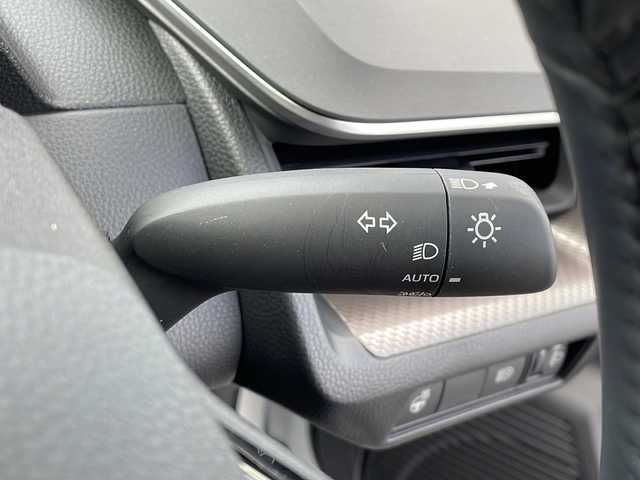 トヨタ プリウス Z 岐阜県 2023(令5)年 1.6万km プラチナホワイトパールマイカ 純正ディスプレイオーディオ/全方位カメラ　/ガラスルーフ　/ビルトインＥＴＣ２．０　/ドライブレコーダー/前後コーナーセンサー　/衝突軽減システム　/パーキングアシスト　/盗難防止装置　/レーンキープアシスト/クルーズコントロール　/レザーシート　/シートヒーター/エアシート/ＬＥＤヘッドライト/オートライト/オートハイビーム　/１００Ｖ電源