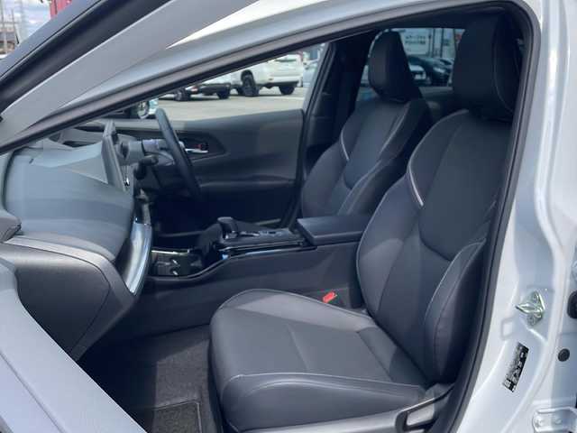トヨタ プリウス Z 岐阜県 2023(令5)年 1.6万km プラチナホワイトパールマイカ 純正ディスプレイオーディオ/全方位カメラ　/ガラスルーフ　/ビルトインＥＴＣ２．０　/ドライブレコーダー/前後コーナーセンサー　/衝突軽減システム　/パーキングアシスト　/盗難防止装置　/レーンキープアシスト/クルーズコントロール　/レザーシート　/シートヒーター/エアシート/ＬＥＤヘッドライト/オートライト/オートハイビーム　/１００Ｖ電源