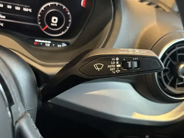 アウディ Ｑ２ 30TFSIスポーツ 宮城県 2020(令2)年 3.5万km グレイシアホワイトメタリック ワンオーナー/アダプティブクルーズコントロール/コンビニエンス&アシスタンスパッケージ/ナビゲーションパッケージ/ベーシックパッケージ/バーチャルコックピット/純正HDDナビ/ドライブレコーダー/純正LEDヘッドライト/オートライト/ブラインドスポットモニター/レーンキープアシスト/衝突軽減ブレーキ/ETC2.0/シートヒーターD/N席/純正17インチAW(215/55/R17)/電動リアゲート/スタビリゼーションコントロール/スペアキー1本