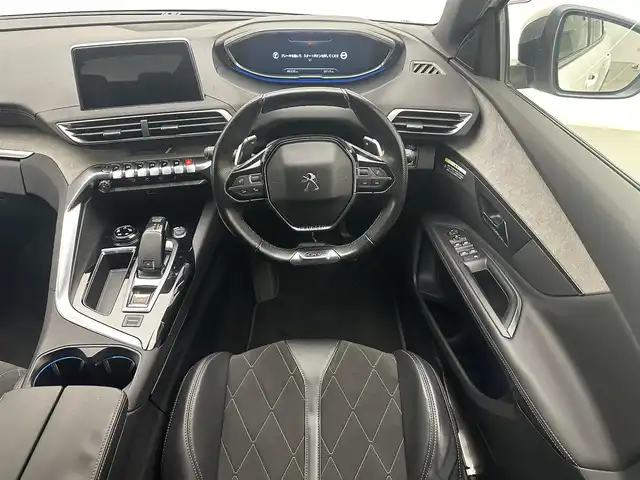 プジョー ３００８ GT ブルー HDi 兵庫県 2018(平30)年 4.7万km パール 純正ディスプレイオーディオ/（USB/Bluetooth）/バック/サイドカメラ/アラウンドビューモニター/パノラミックサンルーフ/アクティブセーフティブレーキ/横滑り防止装置/レーンキープアシスト/盗難防止装置/衝突軽減システム/カーテンエアバッグ/コーナーセンサー（前後）/アダクティブクルーズコントロール/ブラインドスポットモニター/ダウンアシストコントロール/ハーフレザーシート/パワーバックドア/パドルシフト/パワーバックドア/インテリジェントハイビーム/オートライト/アンビエントライト/LEDヘッドライト/LEDフォグランプ/ルーフレール/ETC/置くだけ充電/純正18インチアルミホイール/純正フロアマット/スマートキー/スペアキー1本