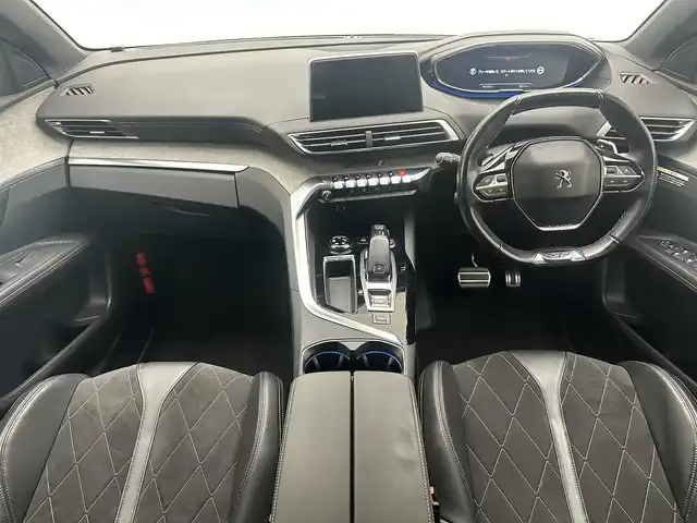 プジョー ３００８ GT ブルー HDi 兵庫県 2018(平30)年 4.7万km パール 純正ディスプレイオーディオ/（USB/Bluetooth）/バック/サイドカメラ/アラウンドビューモニター/パノラミックサンルーフ/アクティブセーフティブレーキ/横滑り防止装置/レーンキープアシスト/盗難防止装置/衝突軽減システム/カーテンエアバッグ/コーナーセンサー（前後）/アダクティブクルーズコントロール/ブラインドスポットモニター/ダウンアシストコントロール/ハーフレザーシート/パワーバックドア/パドルシフト/パワーバックドア/インテリジェントハイビーム/オートライト/アンビエントライト/LEDヘッドライト/LEDフォグランプ/ルーフレール/ETC/置くだけ充電/純正18インチアルミホイール/純正フロアマット/スマートキー/スペアキー1本