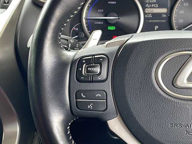 レクサス ＮＸ 300h Iパッケージ 島根県 2019(平31)年 6.4万km ソニッククォーツ ・４ＷＤ/・スカイルーフ/・レザーシート/・前後ドライブレコーダー/・ＥＴＣ２.０/・全周囲カメラ/・ステアリングスイッチ/・フルセグＴＶ/・ＡＭ／ＦＭ／ＣＤ／ＤＶＤ／ＢＴ／ＵＳＢ/・前席パワーシート/・メモリーシート(運転席)/・前席シートヒーター/・ステアリングヒーター/・衝突被害軽減ブレーキ/・車線逸脱警報/・横滑り防止機能/・ＢＳＭ/・追従型クルーズコントロール/・パワーバックドア/・電動パーキング/・オートブレーキホールド/・オートハイビーム/・純正ＡＷ/・スペアキー
