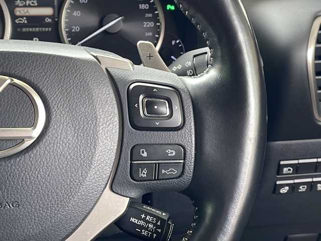 レクサス ＮＸ 300h Iパッケージ 島根県 2019(平31)年 6.4万km ソニッククォーツ ・４ＷＤ/・スカイルーフ/・レザーシート/・前後ドライブレコーダー/・ＥＴＣ２.０/・全周囲カメラ/・ステアリングスイッチ/・フルセグＴＶ/・ＡＭ／ＦＭ／ＣＤ／ＤＶＤ／ＢＴ／ＵＳＢ/・前席パワーシート/・メモリーシート(運転席)/・前席シートヒーター/・ステアリングヒーター/・衝突被害軽減ブレーキ/・車線逸脱警報/・横滑り防止機能/・ＢＳＭ/・追従型クルーズコントロール/・パワーバックドア/・電動パーキング/・オートブレーキホールド/・オートハイビーム/・純正ＡＷ/・スペアキー