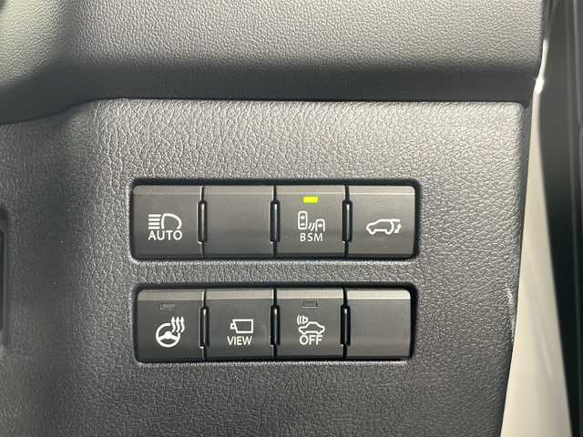レクサス ＮＸ 300h Iパッケージ 島根県 2019(平31)年 6.4万km ソニッククォーツ ・４ＷＤ/・スカイルーフ/・レザーシート/・前後ドライブレコーダー/・ＥＴＣ２.０/・全周囲カメラ/・ステアリングスイッチ/・フルセグＴＶ/・ＡＭ／ＦＭ／ＣＤ／ＤＶＤ／ＢＴ／ＵＳＢ/・前席パワーシート/・メモリーシート(運転席)/・前席シートヒーター/・ステアリングヒーター/・衝突被害軽減ブレーキ/・車線逸脱警報/・横滑り防止機能/・ＢＳＭ/・追従型クルーズコントロール/・パワーバックドア/・電動パーキング/・オートブレーキホールド/・オートハイビーム/・純正ＡＷ/・スペアキー