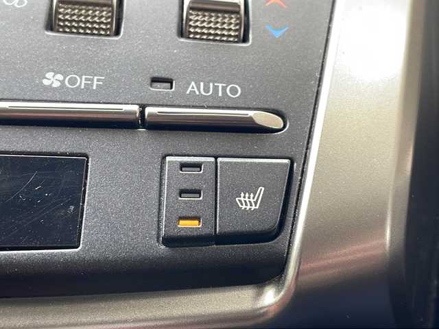 レクサス ＮＸ 300h Iパッケージ 島根県 2019(平31)年 6.4万km ソニッククォーツ ・４ＷＤ/・スカイルーフ/・レザーシート/・前後ドライブレコーダー/・ＥＴＣ２.０/・全周囲カメラ/・ステアリングスイッチ/・フルセグＴＶ/・ＡＭ／ＦＭ／ＣＤ／ＤＶＤ／ＢＴ／ＵＳＢ/・前席パワーシート/・メモリーシート(運転席)/・前席シートヒーター/・ステアリングヒーター/・衝突被害軽減ブレーキ/・車線逸脱警報/・横滑り防止機能/・ＢＳＭ/・追従型クルーズコントロール/・パワーバックドア/・電動パーキング/・オートブレーキホールド/・オートハイビーム/・純正ＡＷ/・スペアキー