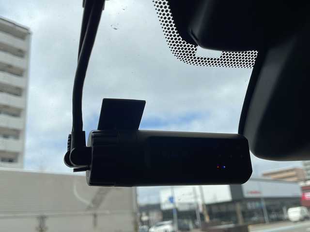 レクサス ＮＸ 300h Iパッケージ 島根県 2019(平31)年 6.4万km ソニッククォーツ ・４ＷＤ/・スカイルーフ/・レザーシート/・前後ドライブレコーダー/・ＥＴＣ２.０/・全周囲カメラ/・ステアリングスイッチ/・フルセグＴＶ/・ＡＭ／ＦＭ／ＣＤ／ＤＶＤ／ＢＴ／ＵＳＢ/・前席パワーシート/・メモリーシート(運転席)/・前席シートヒーター/・ステアリングヒーター/・衝突被害軽減ブレーキ/・車線逸脱警報/・横滑り防止機能/・ＢＳＭ/・追従型クルーズコントロール/・パワーバックドア/・電動パーキング/・オートブレーキホールド/・オートハイビーム/・純正ＡＷ/・スペアキー