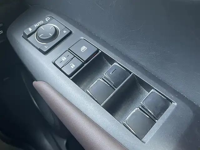 レクサス ＮＸ 300h Iパッケージ 島根県 2019(平31)年 6.4万km ソニッククォーツ ガラスルーフ/純正ナビ/CD/DVD/Blu-ray/DTV/Bluetooth/USB/パノラミックビューモニター/赤革シート/シートヒーター /パワーシート/メモリーシート /三眼LEDオートライト/オートハイビーム/ドライブレコーダー/ビルトインETC2.0/ステアリングスイッチ/ステアリングヒーター/スマートキー/プッシュスタート /純正アルミホイール/パワーバックドア