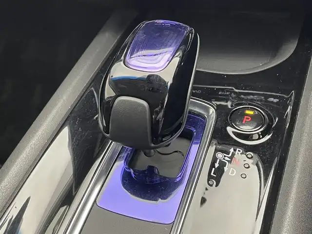 ホンダ ヴェゼル ハイブリッド Z ホンダセンシング 滋賀県 2016(平28)年 6.5万km ホワイトオーキッドパール 禁煙車/純正８インチナビ/・TV・Bluetooth・CD・DVD/バックカメラ/ETC/前方ドライブレコーダー/レーダークルーズコントロール/ステアリングスイッチ/ハーフレザーシート/シートヒーター/ステアリングスイッチ/LEDヘッドライト/オートライト
