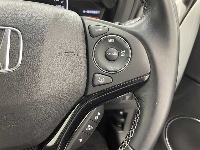 ホンダ ヴェゼル ハイブリッド Z ホンダセンシング 滋賀県 2016(平28)年 6.5万km ホワイトオーキッドパール 禁煙車/純正８インチナビ/・TV・Bluetooth・CD・DVD/バックカメラ/ETC/前方ドライブレコーダー/レーダークルーズコントロール/ステアリングスイッチ/ハーフレザーシート/シートヒーター/ステアリングスイッチ/LEDヘッドライト/オートライト