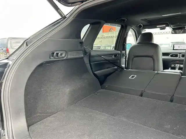 マツダ ＣＸ－５ XD スポーツアピアランス 滋賀県 2022(令4)年 6.3万km ジェットブラックマイカ ディーゼル/4WD(F4)/6速AT/電動スライドガラスサンルーフ/BOSEサウンド/10.25インチ純正ナビ/(FM/AM/フルセグ/Bluetooth)/３６０°ビュー・モニター/バックカメラ/ETC/ワイヤレス充電/プリクラッシュブレーキアシスト	/ブラインドスポットモニタリング（ＢＳＭ）/リアクロストラフィックアラート（ＲＣＴＡ）/レーンキープアシスト	/レーダークルーズコントロール/標識検知機能/運転席・助手席シートヒーター/シートメモリー/アイドリングストップ	/電動格納ミラー/電動リアゲート/電動パーキング/ブレーキホールド/革巻きステアリング/ステアリングスイッチ/ステアリングヒーター/パドルシフト/ヘッドアップディスプレイ/オートライト/LEDヘッドライト/フロントフォグ/自動防眩ミラー/フルオートエアコン/プッシュスタート/スマートキー/純正フロアマット/トノカバー