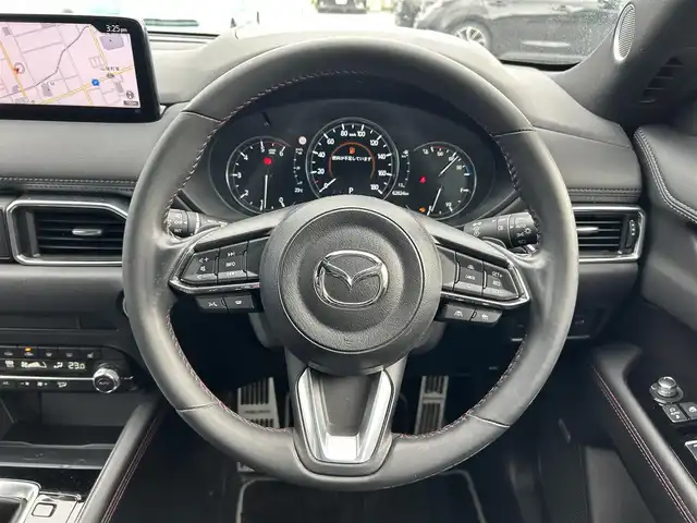 マツダ ＣＸ－５ XD スポーツアピアランス 滋賀県 2022(令4)年 6.3万km ジェットブラックマイカ ディーゼル/4WD(F4)/6速AT/電動スライドガラスサンルーフ/BOSEサウンド/10.25インチ純正ナビ/(FM/AM/フルセグ/Bluetooth)/３６０°ビュー・モニター/バックカメラ/ETC/ワイヤレス充電/プリクラッシュブレーキアシスト	/ブラインドスポットモニタリング（ＢＳＭ）/リアクロストラフィックアラート（ＲＣＴＡ）/レーンキープアシスト	/レーダークルーズコントロール/標識検知機能/運転席・助手席シートヒーター/シートメモリー/アイドリングストップ	/電動格納ミラー/電動リアゲート/電動パーキング/ブレーキホールド/革巻きステアリング/ステアリングスイッチ/ステアリングヒーター/パドルシフト/ヘッドアップディスプレイ/オートライト/LEDヘッドライト/フロントフォグ/自動防眩ミラー/フルオートエアコン/プッシュスタート/スマートキー/純正フロアマット/トノカバー