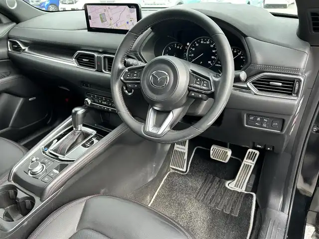 マツダ ＣＸ－５ XD スポーツアピアランス 滋賀県 2022(令4)年 6.3万km ジェットブラックマイカ ディーゼル/4WD(F4)/6速AT/電動スライドガラスサンルーフ/BOSEサウンド/10.25インチ純正ナビ/(FM/AM/フルセグ/Bluetooth)/３６０°ビュー・モニター/バックカメラ/ETC/ワイヤレス充電/プリクラッシュブレーキアシスト	/ブラインドスポットモニタリング（ＢＳＭ）/リアクロストラフィックアラート（ＲＣＴＡ）/レーンキープアシスト	/レーダークルーズコントロール/標識検知機能/運転席・助手席シートヒーター/シートメモリー/アイドリングストップ	/電動格納ミラー/電動リアゲート/電動パーキング/ブレーキホールド/革巻きステアリング/ステアリングスイッチ/ステアリングヒーター/パドルシフト/ヘッドアップディスプレイ/オートライト/LEDヘッドライト/フロントフォグ/自動防眩ミラー/フルオートエアコン/プッシュスタート/スマートキー/純正フロアマット/トノカバー