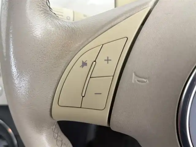 フィアット ５００ 1．4 16V ポップ 愛知県 2008(平20)年 10.4万km 白 純正オーディオ/CDプレイヤー/純正フロアマット/ハロゲンヘッドライト/フロントフォグランプ/パワーステアリング/パワーウィンドウ/ABS/エアバッグ（W/サイド/カーテン）/取扱説明書/保証書/リモコンキー