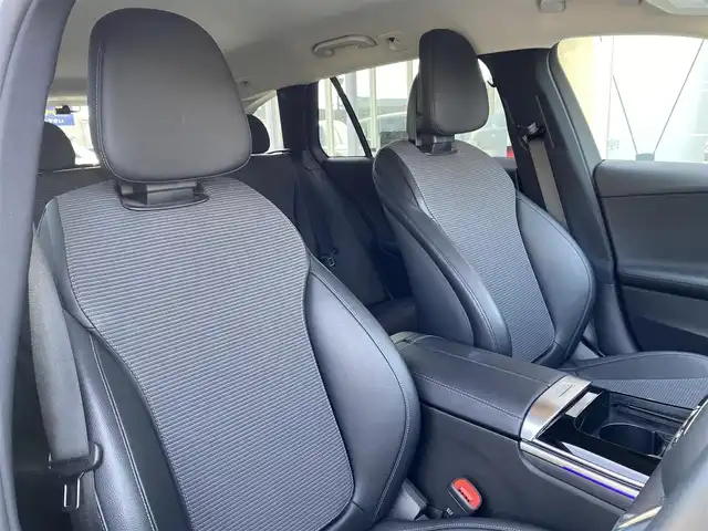 メルセデス・ベンツ Ｍ・ベンツ Ｃ２００ ステーションワゴンアバンギャルド 福岡県 2022(令4)年 2.3万km オブシディアンブラック ベーシックパッケージ/HUD/レーダーセーフティパッケージ/360度カメラ/パワーテールゲート/純正HDDナビ/フルセグTV/ETC/黒半革/シートヒーター/純正17インチAW/LEDヘッドライト/ブラインドスポット/レーンキープ/アダプティブクルーズコントロール/前後ドラレコ/スマートキー/アンビエントライト