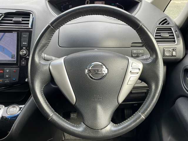 日産 セレナ ハイウェイスター Sハイブリッド 福岡県 2015(平27)年 8.9万km ブリリアントホワイトパール 両側パワースライドドア/ETC/前後ドライブレコーダー/Bluetooth接続