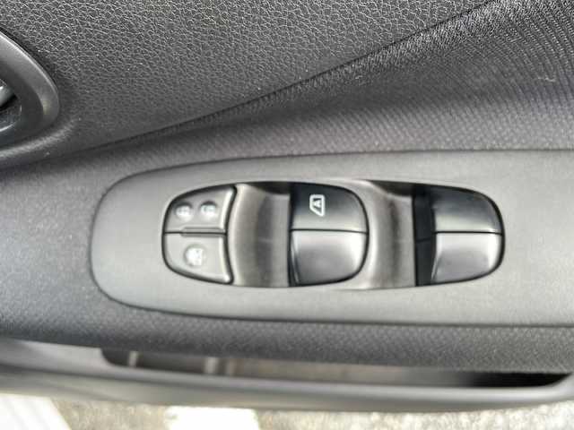 日産 セレナ ハイウェイスター Sハイブリッド 福岡県 2015(平27)年 8.9万km ブリリアントホワイトパール 両側パワースライドドア/ETC/前後ドライブレコーダー/Bluetooth接続