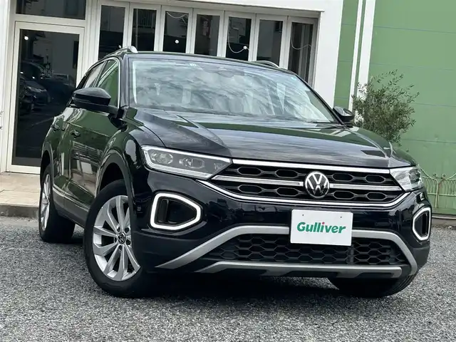 フォルクスワーゲン ＶＷ Ｔ－ロック TSI スタイル 埼玉県 2022(令4)年 1.5万km 黒 ワンオーナー車/黒革シート/前席シートヒーター/純正ナビTV/バックカメラ/前後ドラレコ/ETC/パワーバックドア/LEDヘッドライト/クリアランスソナー/アクティブクルーズコントロール/衝突軽減ブレーキ/プッシュスタート/スマートキー/走行１４４９９キロ/保証書付整備手帳/取扱説明書