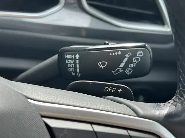 フォルクスワーゲン ＶＷ Ｔ－ロック TSI スタイル 埼玉県 2022(令4)年 1.5万km 黒 ワンオーナー車/黒革シート/前席シートヒーター/純正ナビTV/バックカメラ/前後ドラレコ/ETC/パワーバックドア/LEDヘッドライト/クリアランスソナー/アクティブクルーズコントロール/衝突軽減ブレーキ/プッシュスタート/スマートキー/走行１４４９９キロ/保証書付整備手帳/取扱説明書