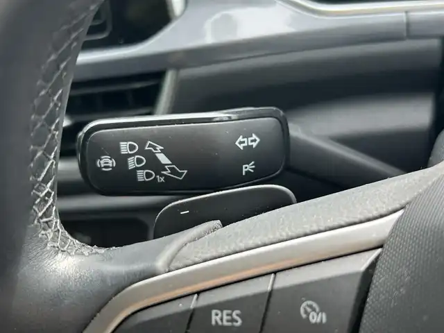 フォルクスワーゲン ＶＷ Ｔ－ロック TSI スタイル 埼玉県 2022(令4)年 1.5万km 黒 ワンオーナー車/黒革シート/前席シートヒーター/純正ナビTV/バックカメラ/前後ドラレコ/ETC/パワーバックドア/LEDヘッドライト/クリアランスソナー/アクティブクルーズコントロール/衝突軽減ブレーキ/プッシュスタート/スマートキー/走行１４４９９キロ/保証書付整備手帳/取扱説明書
