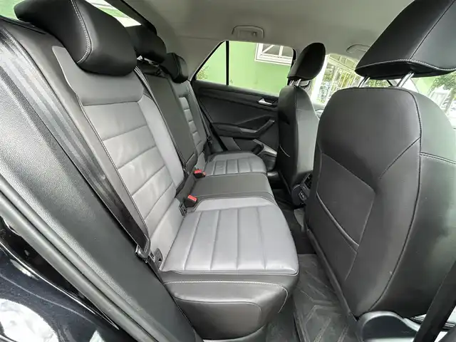 フォルクスワーゲン ＶＷ Ｔ－ロック TSI スタイル 埼玉県 2022(令4)年 1.5万km 黒 ワンオーナー車/黒革シート/前席シートヒーター/純正ナビTV/バックカメラ/前後ドラレコ/ETC/パワーバックドア/LEDヘッドライト/クリアランスソナー/アクティブクルーズコントロール/衝突軽減ブレーキ/プッシュスタート/スマートキー/走行１４４９９キロ/保証書付整備手帳/取扱説明書