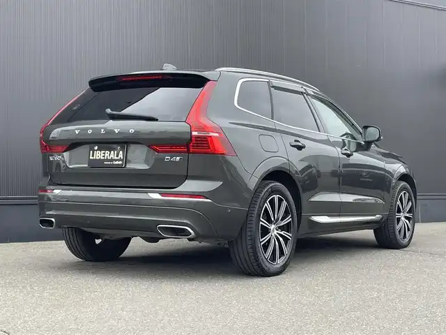 ボルボ ＸＣ６０ D4 AWD インスクリプション 道東・釧路十勝 2018(平30)年 5.5万km グレーⅡ ４WD/チルトアップ機構付電動パノラマ・ガラス・サンルーフ /純正HDDナビ/ CD/BT/USB/フルセグ/360°ビューカメラ/ETC/前後ドライブレコーダー/ヘッドアップディスプレイ/City Safety（衝突回避・被害軽減ブレーキシステム）/レーンキーピングエイド/ブラインドスポットインフォメーション/アダプティブクルーズコントロール/サイドウインカー内蔵電動リトラクタブル・ドアミラー/パークアシストパイロット/パーフォレーテッド・ファインナッパレザーシート/全席シートヒーター/前席パワーシート/前席ベンチレーション/ステアリングヒーター/パワーバックドア/純正19インチAW/純正フロアマット