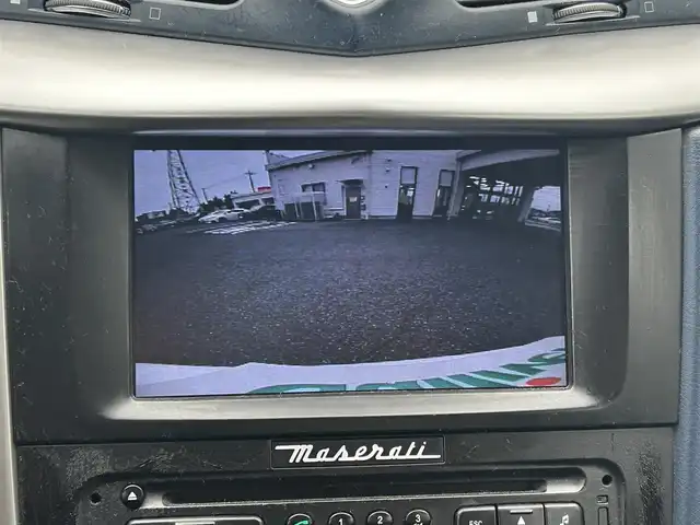 マセラティ グラントゥーリズモ スポーツ MC オートシフト 群馬県 2015(平27)年 4万km 白 純正メーカーナビゲーション（CD/AUX）/バックカメラ/クルーズコントロール/パドルシフト/本革シート/前方ドライブレコーダー/レーダー探知機（Z810DR）/前席パワーシート(D席メモリ機能あり)/前席シートヒーター/ステアリングスイッチ/キセノンライト/オートライト/ETC/クリアランスソナー/純正フロアマット/純正20インチアルミホイール