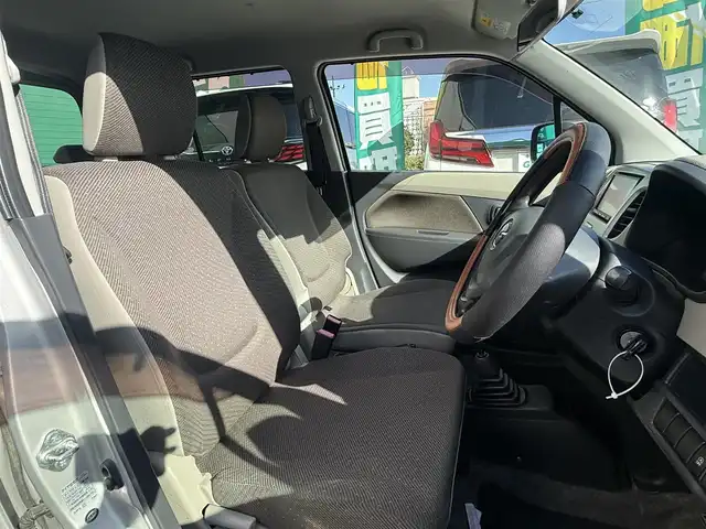 マツダ フレア XG 千葉県 2013(平25)年 4.6万km シルキーシルバーメタリック ７インチナビCA9TD(ＣＤ／ＵＳＢ)/５速ＭＴ/オートエアコン/ＥＴＣ/電格ミラー/パワーウィンドウ/アイドリングストップ/リモコンキー/フロアマット/スペアキー1本/板キーのみ/積込み純正アルミ