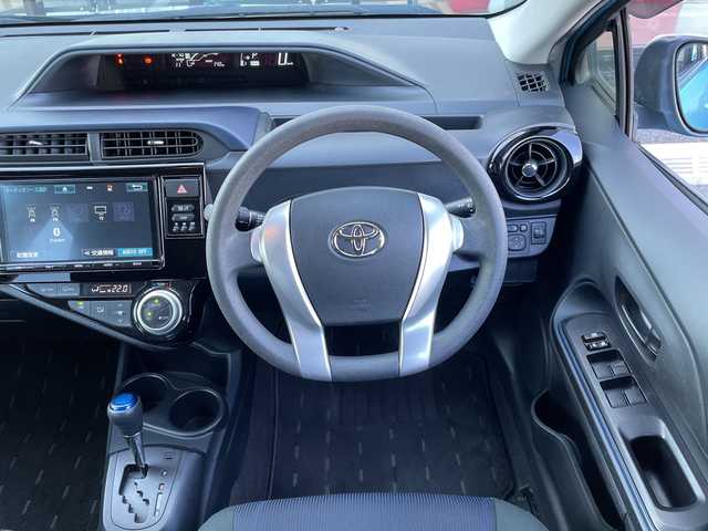 トヨタ アクア S 千葉県 2017(平29)年 3.5万km クールソーダメタリック 純正9インチナビ/(フルセグTV/BT/CD/DVD/FM/AM)/バックカメラ/ビルトインETC/アイドリングストップ/オートライト/シートリフター/プッシュスタート/スマートキー/フロアマット/スペアキー/保証書