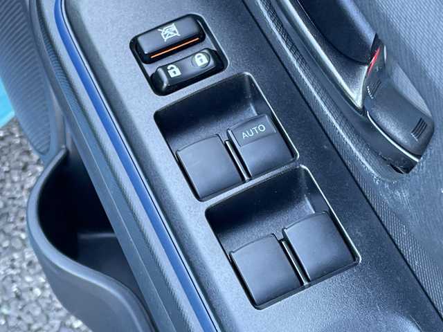 トヨタ アクア S 千葉県 2017(平29)年 3.5万km クールソーダメタリック 純正9インチナビ/(フルセグTV/BT/CD/DVD/FM/AM)/バックカメラ/ビルトインETC/アイドリングストップ/オートライト/シートリフター/プッシュスタート/スマートキー/フロアマット/スペアキー/保証書