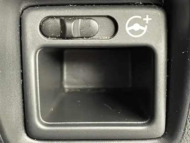 ホンダ Ｎ ＢＯＸ スラッシュ X ターボパッケージ 道央・札幌 2015(平27)年 7.3万km 青Ⅱ ・４WD/・純正メモリナビ/・CD/DVD/BT/フルセグ/SD/AUX/iPod/・ETC/・衝突軽減ブレーキ/・横滑り防止装置/・アイドリングストップ/・CTBA/・前席シートヒーター/・ステアリングヒーター/・モード切替ステアリング/・ワイヤレス充電/・電動パーキングブレーキ/・パドルシフト/・ピタ駐ミラー/・ドアバイザー/・電動格納ウィンカーミラー/・純正フロアマット/・純正15インチAW/・プッシュスタート/・スマートキー/・スペアキー