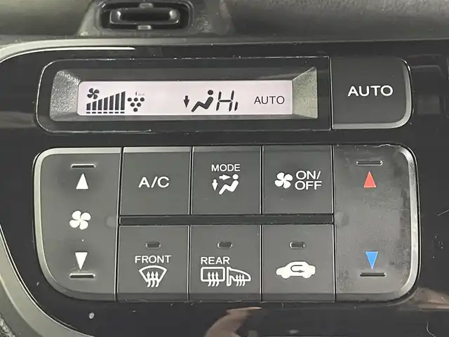 ホンダ Ｎ ＢＯＸ スラッシュ X ターボパッケージ 道央・札幌 2015(平27)年 7.3万km 青Ⅱ ・４WD/・純正メモリナビ/・CD/DVD/BT/フルセグ/SD/AUX/iPod/・ETC/・衝突軽減ブレーキ/・横滑り防止装置/・アイドリングストップ/・CTBA/・前席シートヒーター/・ステアリングヒーター/・モード切替ステアリング/・ワイヤレス充電/・電動パーキングブレーキ/・パドルシフト/・ピタ駐ミラー/・ドアバイザー/・電動格納ウィンカーミラー/・純正フロアマット/・純正15インチAW/・プッシュスタート/・スマートキー/・スペアキー