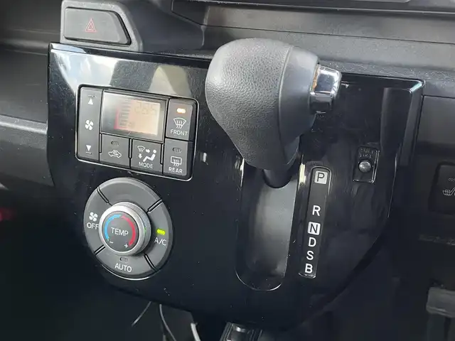 ダイハツ ウェイク L SA Ⅲ 道南・函館 2018(平30)年 6.8万km フレッシュグリーンM /社外ナビ//ワンセグTV//ドライブレコーダー//ETC//両側パワースライドドア//衝突被害軽減システム//オートマチックハイビーム//オートライト//運転席シートヒーター//スマートキー//エンジンプッシュスタート