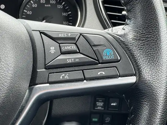 日産 エクストレイル 20Xi Vセレクション 滋賀県 2022(令4)年 3.9万km アズライトブルー ワンオーナー/純正10インチフルセグナビ/　フルセグ Bluetooth CD DVD  SD/Nissan Connect/インテリジェント アラウンドビューモニター/純正ナビ連動ドライブレコーダー/インテリジェント エマージェンシーブレーキ/踏み間違い衝突防止アシスト/プロパイロット/ヒルスタートアシスト/フロント&バックソナー/インテリジェント LI/BSW/RCTA/インテリジェント FCW/車両接近通報装置/電動パーキングブレーキ/純正LEDヘッドランプ/ハイビームアシスト/インテリジェント オートライトシステム/インテリジェント パーキングアシスト/インテリジェント ルームミラー/リモコンオートバックドア/純正ダークカラー18インチアルミホイール/ルーフレール/シートヒーター/防水シート（セルクロス）/インテリジェントキー×2/プッシュスタート/