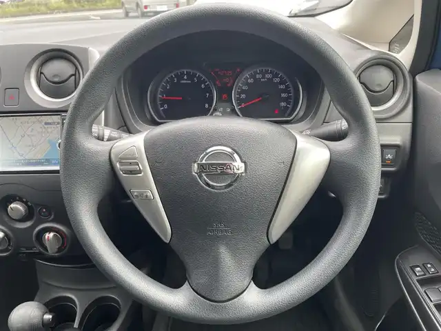 日産 ノート XVセレ +セーフ 大阪府 2015(平27)年 4.3万km シャイニングブルー 純正メモリナビ(MC324D-W)/BT/CD/DVD/SD/TV/バックカメラ/全方位カメラ/前後ドライブレコーダー/前後コーナーセンサー/レーンキープアシスト/純正フロアマット/プッシュスタート/アイドリングストップ/ドアバイザー/ETC