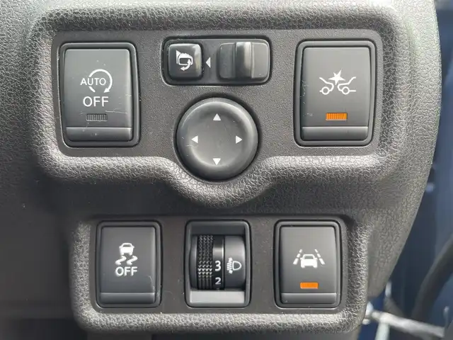 日産 ノート XVセレ +セーフ 大阪府 2015(平27)年 4.3万km シャイニングブルー 純正メモリナビ(MC324D-W)/BT/CD/DVD/SD/TV/バックカメラ/全方位カメラ/前後ドライブレコーダー/前後コーナーセンサー/レーンキープアシスト/純正フロアマット/プッシュスタート/アイドリングストップ/ドアバイザー/ETC