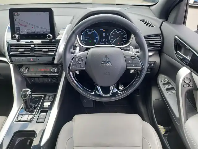 三菱 エクリプス クロス ＰＨＥＶ P 東京都 2021(令3)年 2.6万km ホワイトダイヤモンド サンルーフ/純正ナビ/アラウンドビューモニター/ETC2.0/ドライブレコーダー/ヘッドアップディスプレイ/AC1500W/パワーシート/シートヒーター/ハンドルヒーター/衝突軽減システム/レーンキープアシスト/ブラインドスポットモニター/コーナーセンサー/レーダークルーズコントロール