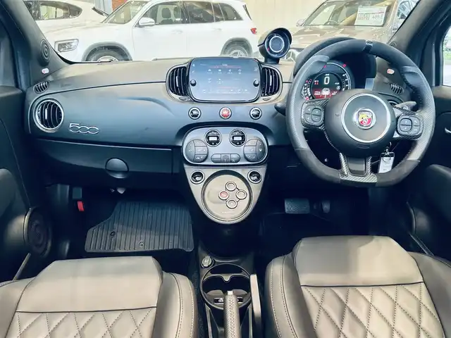 アバルト アバルト６９５Ｃ ツーリズモ 大阪府 2024(令6)年 0.3万km グレー 電動ソフトトップ/黒革/純正ディスプレイオーディオ/applecarplay/Beatsサウンド/純正17インチAW/ETC/ドラレコ/パドルシフト