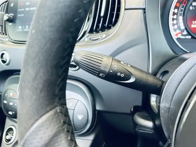 アバルト アバルト６９５Ｃ ツーリズモ 大阪府 2024(令6)年 0.3万km グレー 電動ソフトトップ/黒革/純正ディスプレイオーディオ/applecarplay/Beatsサウンド/純正17インチAW/ETC/ドラレコ/パドルシフト
