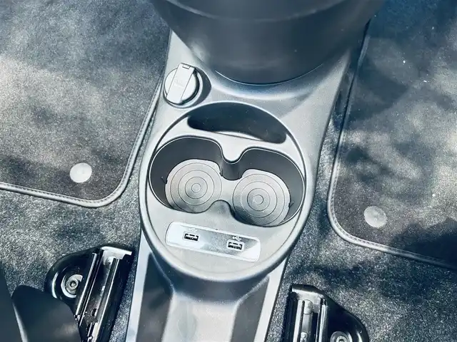 アバルト アバルト６９５Ｃ ツーリズモ 大阪府 2024(令6)年 0.3万km グレー 電動ソフトトップ/黒革/純正ディスプレイオーディオ/applecarplay/Beatsサウンド/純正17インチAW/ETC/ドラレコ/パドルシフト