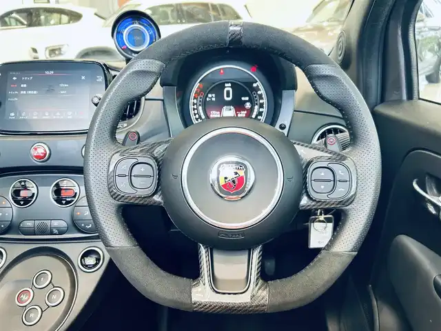 アバルト アバルト６９５Ｃ ツーリズモ 大阪府 2024(令6)年 0.3万km グレー 電動ソフトトップ/黒革/純正ディスプレイオーディオ/applecarplay/Beatsサウンド/純正17インチAW/ETC/ドラレコ/パドルシフト