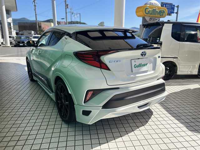 トヨタ Ｃ－ＨＲ G モード ネロ セーフティプラス 京都府 2020(令2)年 4.4万km ホワイトパールクリスタルシャイン TRDエアロ/純正8インチディスプレイオーディオ、地デジ/トヨタセーフティセンス/・プリクラッシュセーフティシステム/・レーントレーシングアシスト/・オートマチックハイビーム/・レーダークルーズコントロール/・ロードサインアシスト/ビルトインETC/USB端子/パノラミックビューモニター/ブラインドスポットモニター/LEDヘッドランプ/スペアキー/保証書