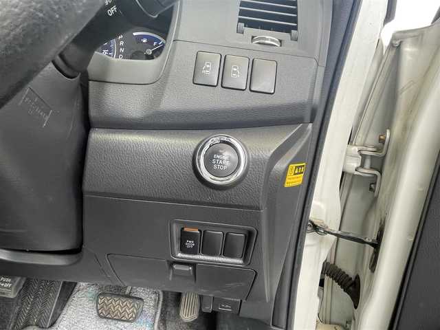 トヨタ アイシス プラタナ Vセレクション ブラン 宮城県 2014(平26)年 5万km ホワイトパールクリスタルシャイン ワンオーナー/純正ナビ（AM/FM/BT/TV/SD）/４WD/両側パワースライドドア/３列シート/コーナーセンサー/横滑り防止装置/LEDライト/オートライト/ETC/ドライブレコーダー（前後）/サマータイヤ社外AW（205/55R16）/スタッドレスタイヤ社外AW積込（195/65R15）/保証書