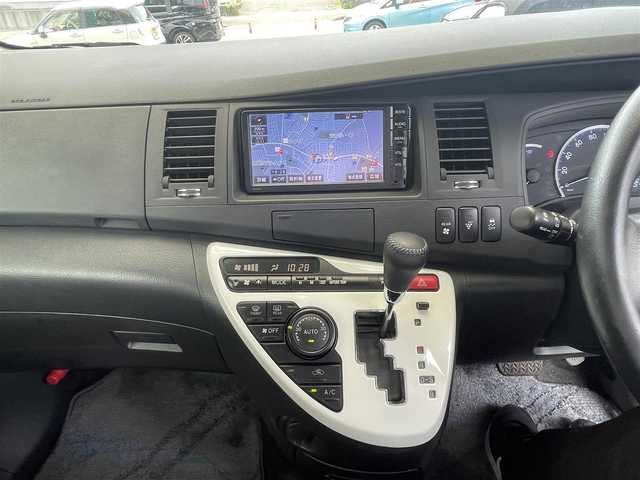トヨタ アイシス プラタナ Vセレクション ブラン 宮城県 2014(平26)年 5万km ホワイトパールクリスタルシャイン ワンオーナー/純正ナビ（AM/FM/BT/TV/SD）/４WD/両側パワースライドドア/３列シート/コーナーセンサー/横滑り防止装置/LEDライト/オートライト/ETC/ドライブレコーダー（前後）/サマータイヤ社外AW（205/55R16）/スタッドレスタイヤ社外AW積込（195/65R15）/保証書