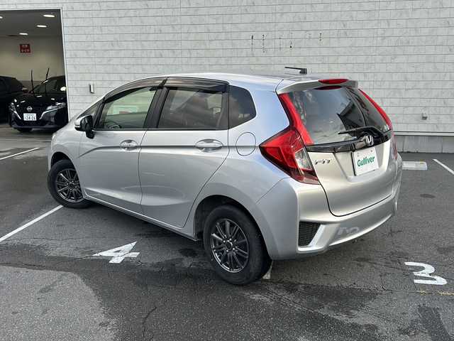ホンダ フィット 13G Lパッケージ ファインED 長野県 2017(平29)年 7.6万km アラバスターシルバーメタリック ・純正9インチSDナビゲーション/CD DVD フルセグTV Bluetooth/・バックカメラ/・ETC/・シティブレーキアシスト/・クルーズコントロール/・ドライブレコーダー/・アイドリングストップ/・横滑り防止装置/・ステアリングリモコン/・オートライト/・フロアマット/・電動格納ミラー/・スマートキー/・エンジンプッシュスタート