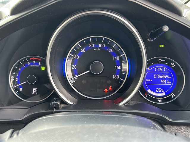 ホンダ フィット 13G Lパッケージ ファインED 長野県 2017(平29)年 7.6万km アラバスターシルバーメタリック ・純正9インチSDナビゲーション/CD DVD フルセグTV Bluetooth/・バックカメラ/・ETC/・シティブレーキアシスト/・クルーズコントロール/・ドライブレコーダー/・アイドリングストップ/・横滑り防止装置/・ステアリングリモコン/・オートライト/・フロアマット/・電動格納ミラー/・スマートキー/・エンジンプッシュスタート