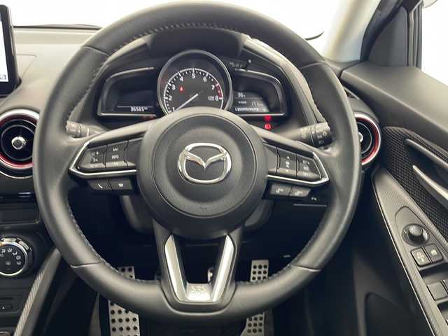 マツダ マツダ２ 15S ブラックトーンED 愛知県 2021(令3)年 3.7万km マシーングレープレミアムM 衝突軽減システム/純正７型SDナビ/レーダークルーズコントロール/クルーズコントロール/CD/DVD/Bluetooth/コーナーセンサー/ヘッドアップディスプレイ/純正アルミホイール/ブラインドスポットモニター/LEDヘッドライト/ドライブレコーダー/ETC/ステアリングスイッチ/スマートキー/プッシュスタート