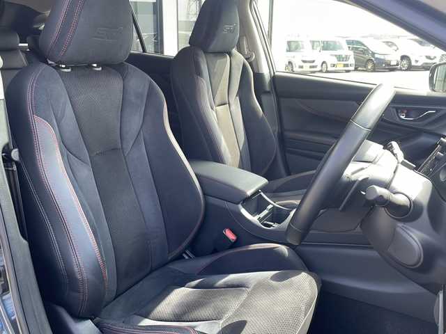 スバル レヴォーグ STIスポーツ EX ブラックインテリアセレ 岩手県 2024(令6)年 1.8万km マグネタイトグレーメタリック ・４WD/・純正メモリナビ（AppleCarplay/AndroidAuto/BT/USB/AUX/AM//FM/フルセグテレビ）/・アイサイトX/・渋滞時ハンズオフアシスト/・アクティブレーンチェンジアシスト/・ドライバー異常時対応システム/・カーブ前速度制御/・アラウンドビューモニター/・純正デジタルインナーミラー/・純正ドライブレコーダー前後/・ハーフレザーシート/・純正フロアマット/・パワーシート（運転席・助手席）/・横滑り防止機能/・LEDライト/・コーナーセンサー前後/・パワーバックドア/・パドルシフト/・プリクラッシュブレーキ/・車間距離警報/・エマージェンシーレーンキープアシスト/・車線逸脱防止機能/・後側方警戒支援システム/・ビークルダイナミクスコントロール/・ステアリング連動ヘッドランプ/・アイドリングストップ/・STI専用ステアリング